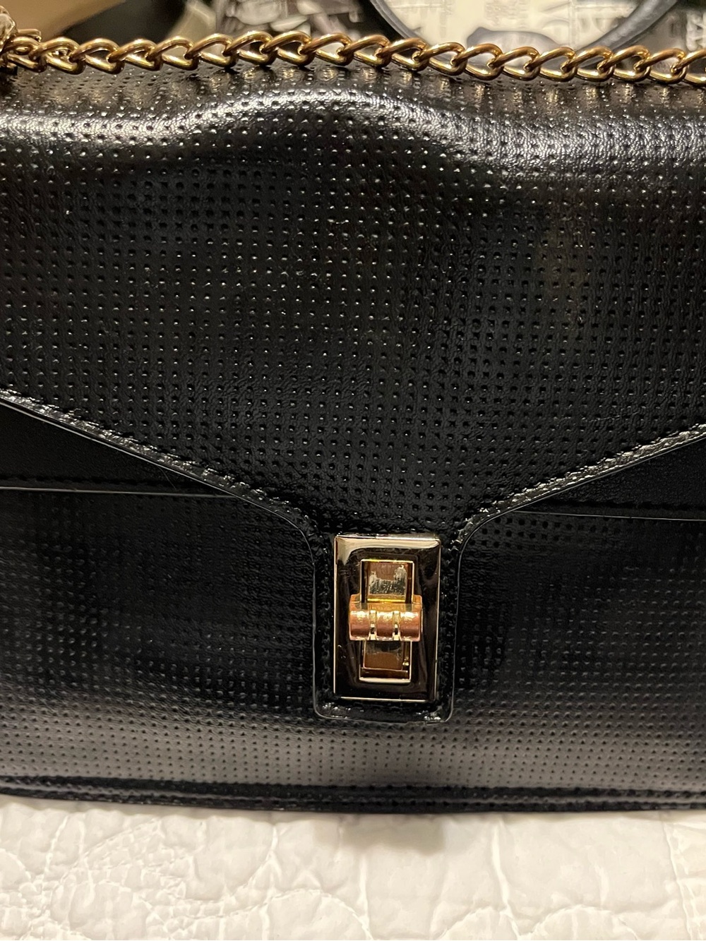 Black unbranded small chain strap crossbody